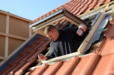 Pose de fenêtres de toit Velux à Plounévézel